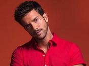 Pablo Alborán vuelve lidera ventas españolas ‘Prometo’