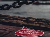 Estos anuncios tiñen rojo charcos lluvia para concienciar sobre donación sangre