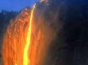 cascada fuego parque Yosemite.