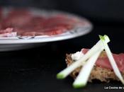 Tosta Carpaccio Solomillo Cerdo, Rábano Picante, Mostaza Checa Manzana Verde