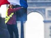 Francia despierta tercermundista Macron reprime París