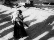 Historia Gráfica (Cuentos Monitos): Ayer, Izquierda Tomo Plaza Mayor Capital Mexicana, Después Años Lucha