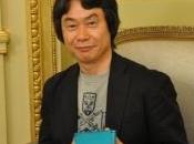 Shigeru Miyamoto visita París pone corriente todo