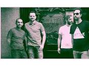 estratosférico estrena remix para Brújula