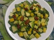 Salade mangue, l'avocat épinards mango, avocado, spinach salad ensalada aguacate espinaca /سلطة الافوكادو المانجو السبانخ