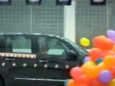 Globos, confeti serpentinas nuevo spot Citroën