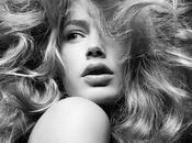 Fondo rojo sobre lecho blanco