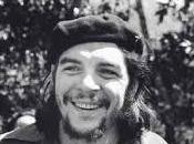 absoluta vigencia: “Hay pueblos América institucionalizados, tanto casi olvidaron palabra Revolución” (Che Guevara, 1960)