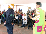 Festejan juguetes sonrisas niño alumnos centros atención múltiple