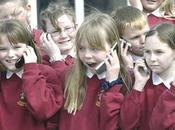 Europa estudia prohibir móviles Wi-Fi colegios riesgo