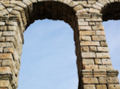 Reflexión ante acueducto Segovia.