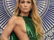 “Ardiente”: Jennifer López traje baño diminuto demuestra tiene mejores curvas