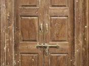 puerta estaba cerrada...