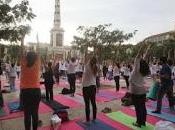 Diario Málaga: "Talleres yoga Museo Ruso aire libre Plaza Merced Participantes ediciones 'Yoga plaza'."