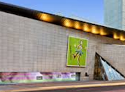 Visitando museos. Museo Bata Toronto