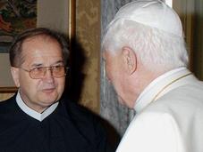 Grupos judíos piden Vaticano sancione sacerdote polaco