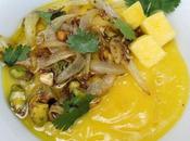 Crema mango cebolla especiada, pistachos cilantro