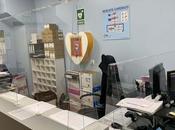 DESTINA completa protección antiCOVID19 empleados mamparas mesas enfrentadas