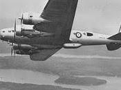 Bombarderos norteamericanos B-17 servicio llevan cabo primera misión bombardeo contra Alemania 08/07/1941.