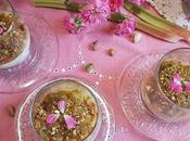 Panna cotta gelatina, compota ruibarbo pistachos caramelizados