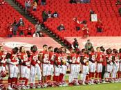 Fans Chiefs abuchean jugadores durante momento unión
