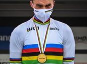 Julian Alaphilippe campeón mundial ciclismo bajo Specialized Tarmac