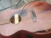 Jack White regala guitarra 4.000 euros músico callejero destrozaron suya plena actuación