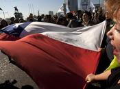 Denuncian homofobia grupos neonazi marcha familia Chile