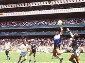 “Dios” Armando Maradona, mejor jugador historia