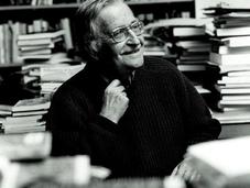 diez estrategias manipulación mediática, Noam Chomsky