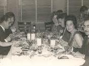 cenando amigos.