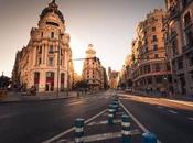 Balizamiento hitos: importancia seguridad vial Parking Fácil