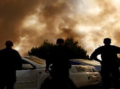 Crecen esfuerzos Grecia apagar gran incendio escasez medios