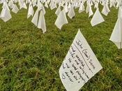 Estados Unidos honra muertos Covid-19 banderas blancas Washington