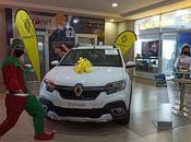 renault stepway exhibe junto pesebre grande sudamérica