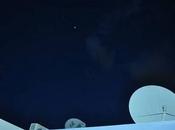 Miles personas paso satélite está punto caer