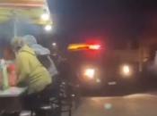(video) Policías persiguen moto-ratones Mártires Revolución