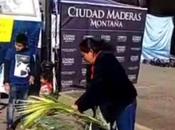 (Video) Ayuntamiento Villa Reyes pide pesos para vender unos cuantos ramos