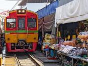 Visita Mercado sobre tren flotante