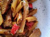 Macarrones integrales seitán, pimiento setas