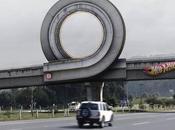 Impresionante publicidad Wheels carretera