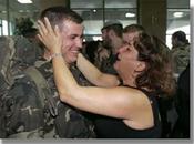 Escenas Soldados Retornando Casa