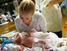 bebés prematuros responden estímulos sonoros padres