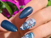 Manicura azul "flores abanico"