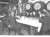 1915:Belmonte almorzando unos amigos tras percance consecuencias Plaza Cuatro Caminos