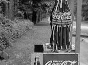 Puesto ventas botellas Coca Cola 1936