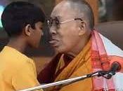 #RELIGIONES: Dalai Lama pidió niño «chupe» lengua luego disculpó críticas