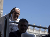 #RELIGIONES: Papa pide confiar #mujeres, "muchas veces subestimadas"