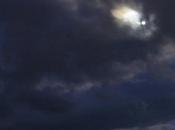 Luna anoche, tras cortinas nubes (retomando fase lunática)