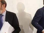 ¡Sobran políticos!